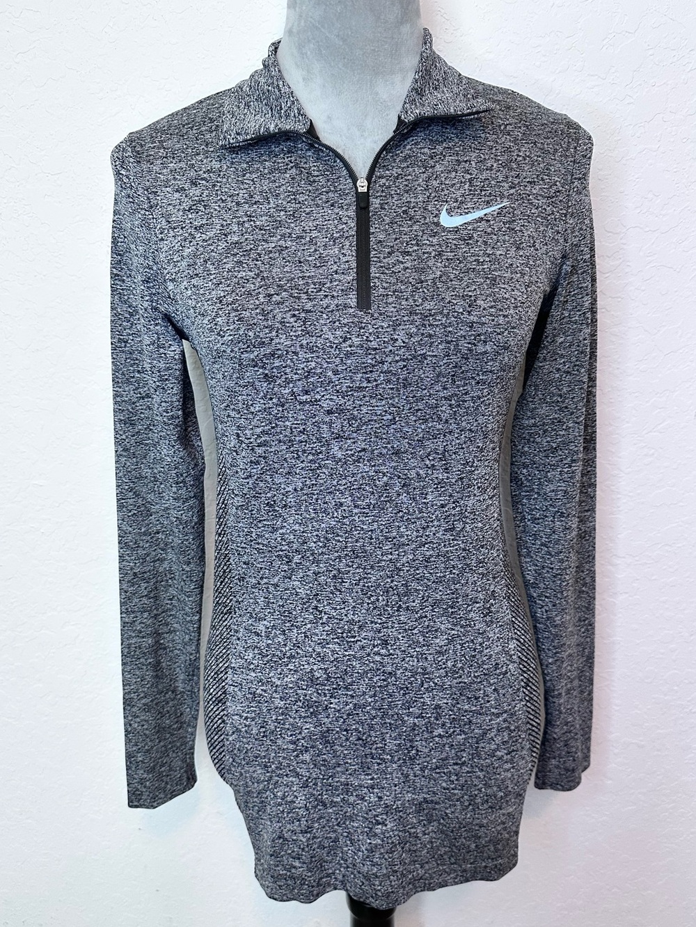 Nike Golf Dri-FIT Women’s Gray Space Dye 1/4 Zip Pullover Size Small